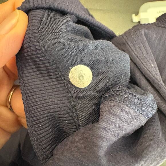 Lululemon Blue Dance Studio Cropped Capri Pants Size 6 - Picture 5 of 7